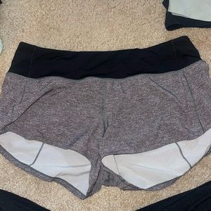 Lulu Lemon Speed Up Low Rise 2.5” shorts